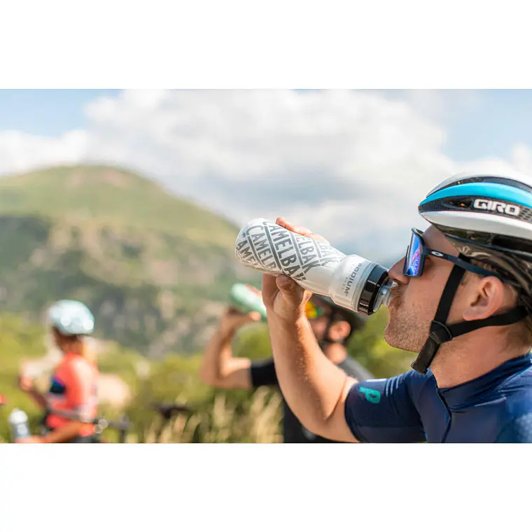 Botella Bicicleta Podium Chill 710ml Blanco/Negro Camelbak 3