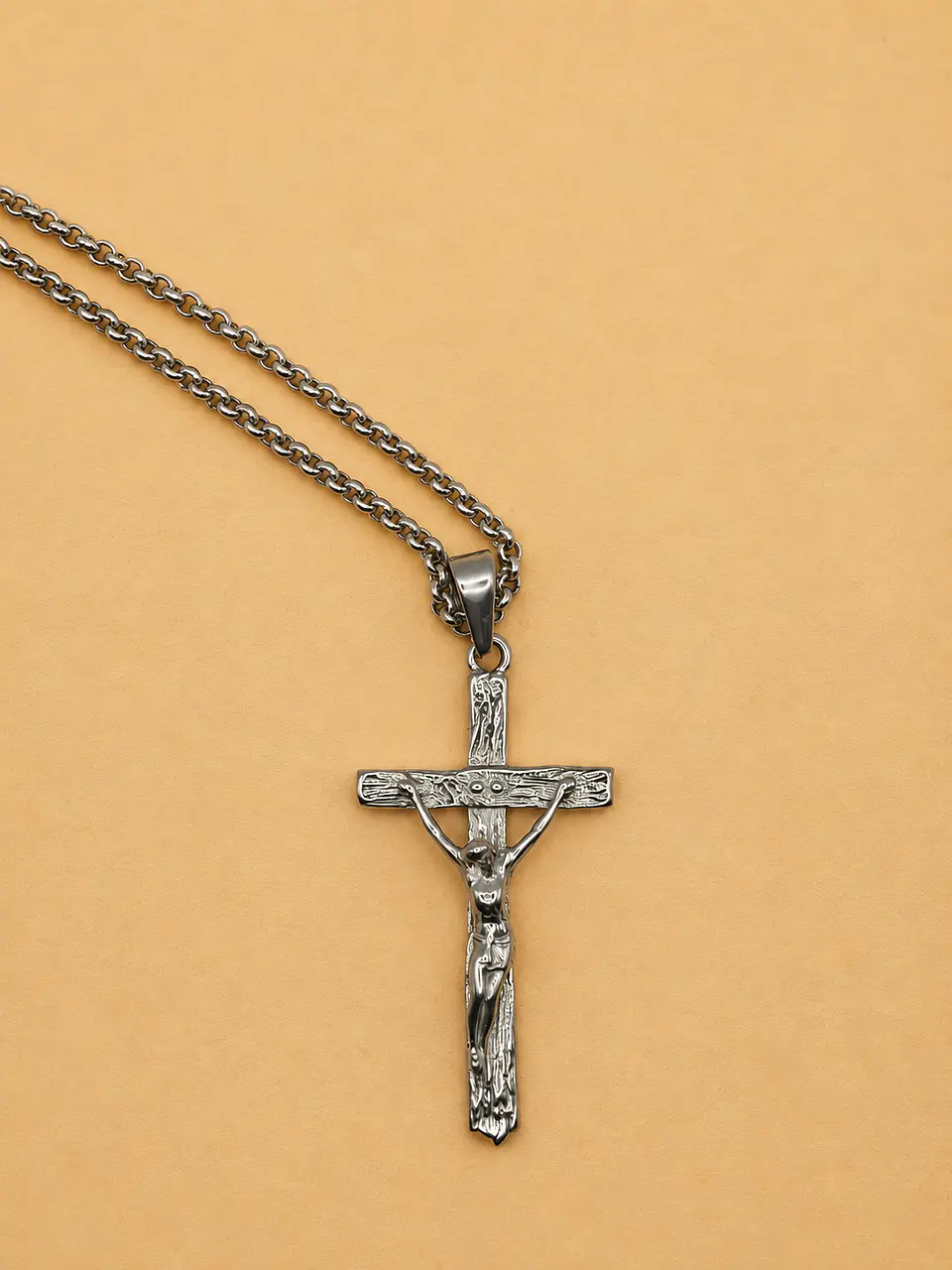 Colar com Cruz Prateado 1