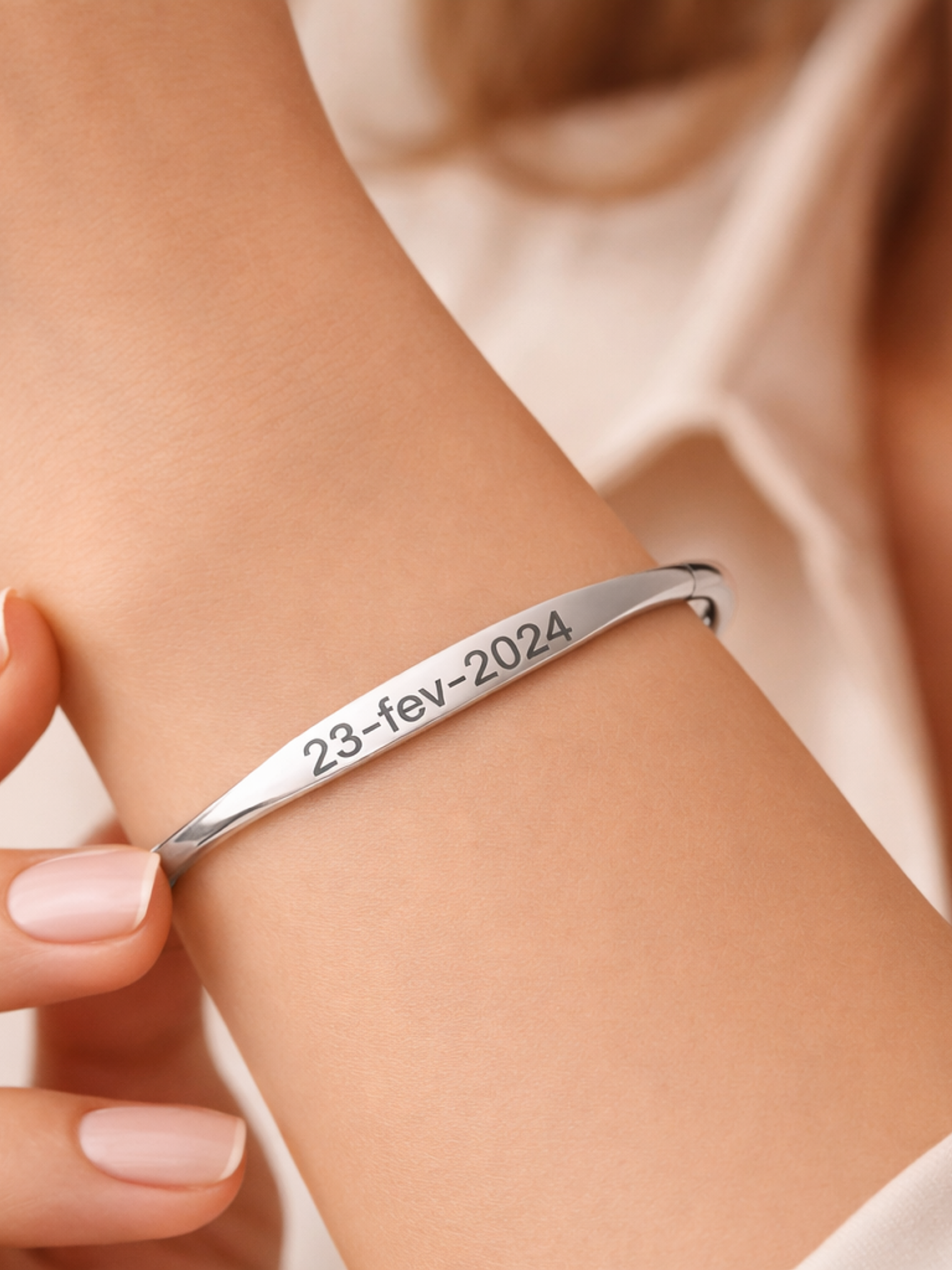 Bracelete Aura Ajustável Personalizada em Aço Inoxidável (Dourada ou Prateada) 4