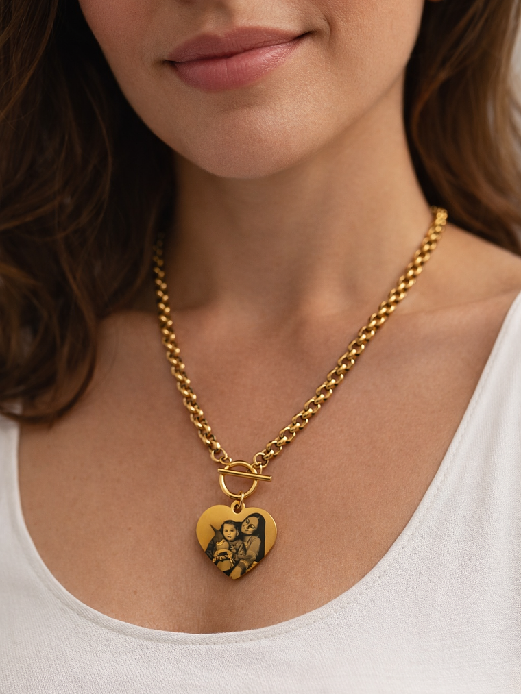 Colar Medalha Coração com Foto Gravada 4