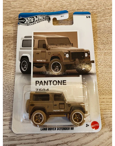 Hot Wheels Pantone II Silver Series 2026 - Land Rover Defender 90