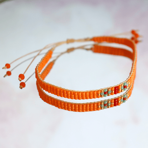 Pulsera beading naranja ajustable