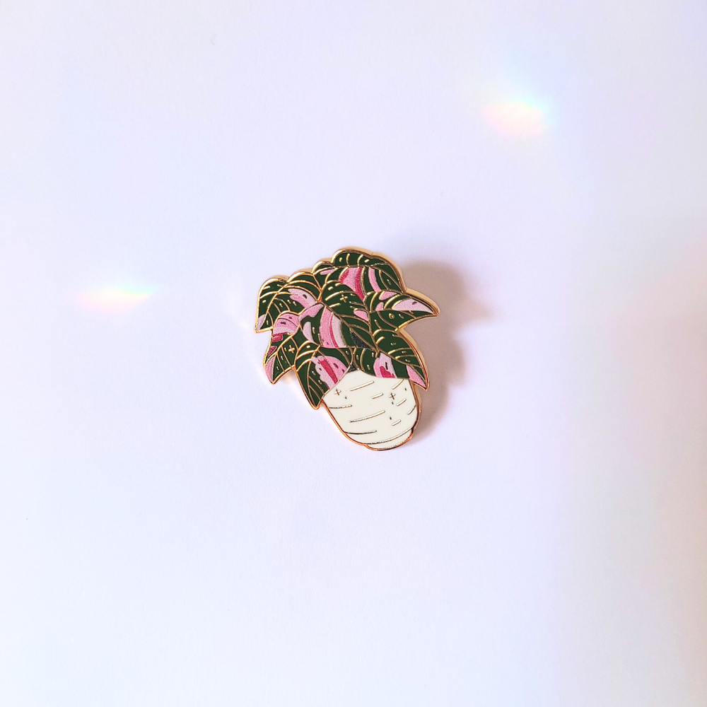 Pin esmaltado Planta