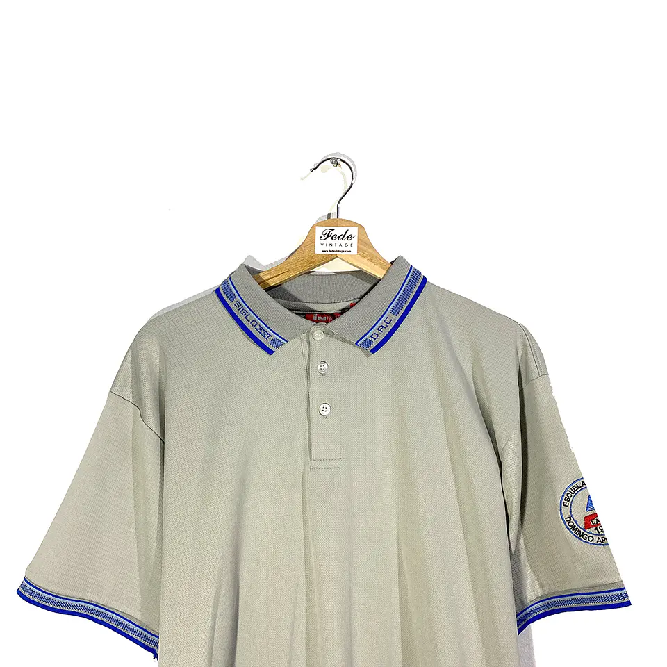  POLERA DE GOLF VINTAGE GRIS CUELLO AZUL INPACTO 2