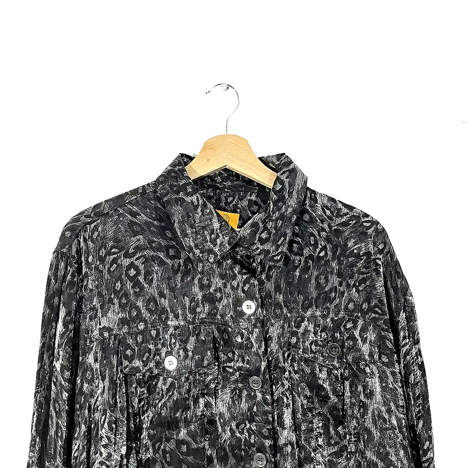 BLUSA ANIMAL PRINT SATINADA 2