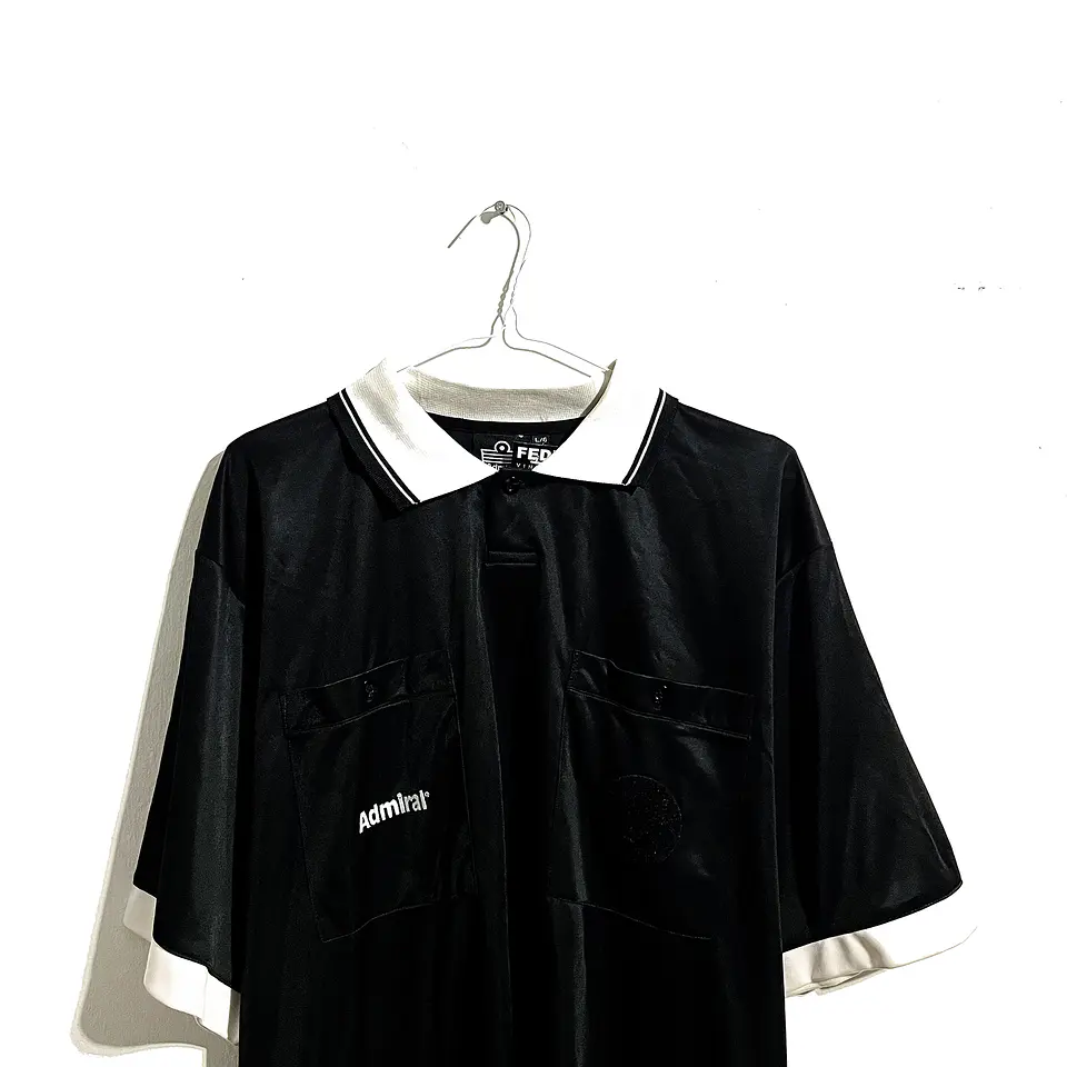 POLERA GOLF VINTAGE NEGRA 2