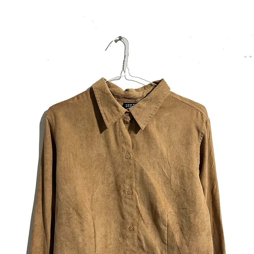 CAMISA CAFÉ TEXTURA GAMUZA 2
