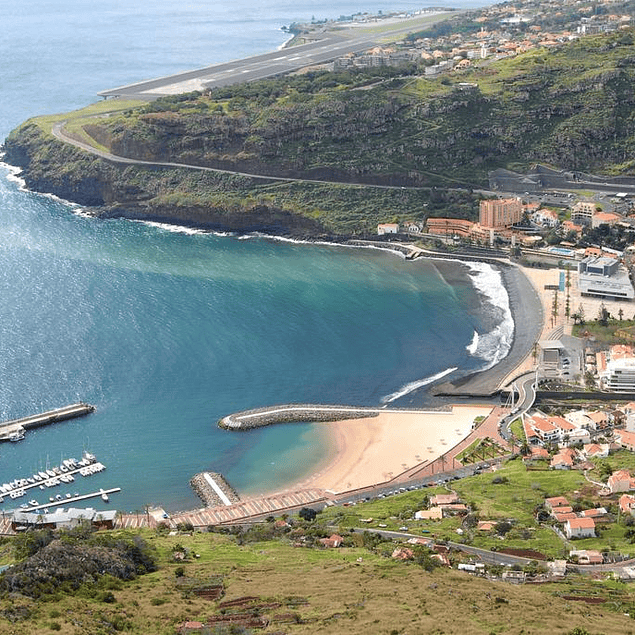 AUTOUR DE L'ÎLE (CIRCUIT DE DEUX JOURS)