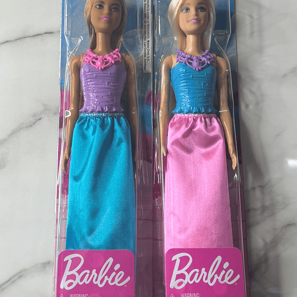 Barbie Fantasía Muñeca Doncella Vestido Lila y Azul 4