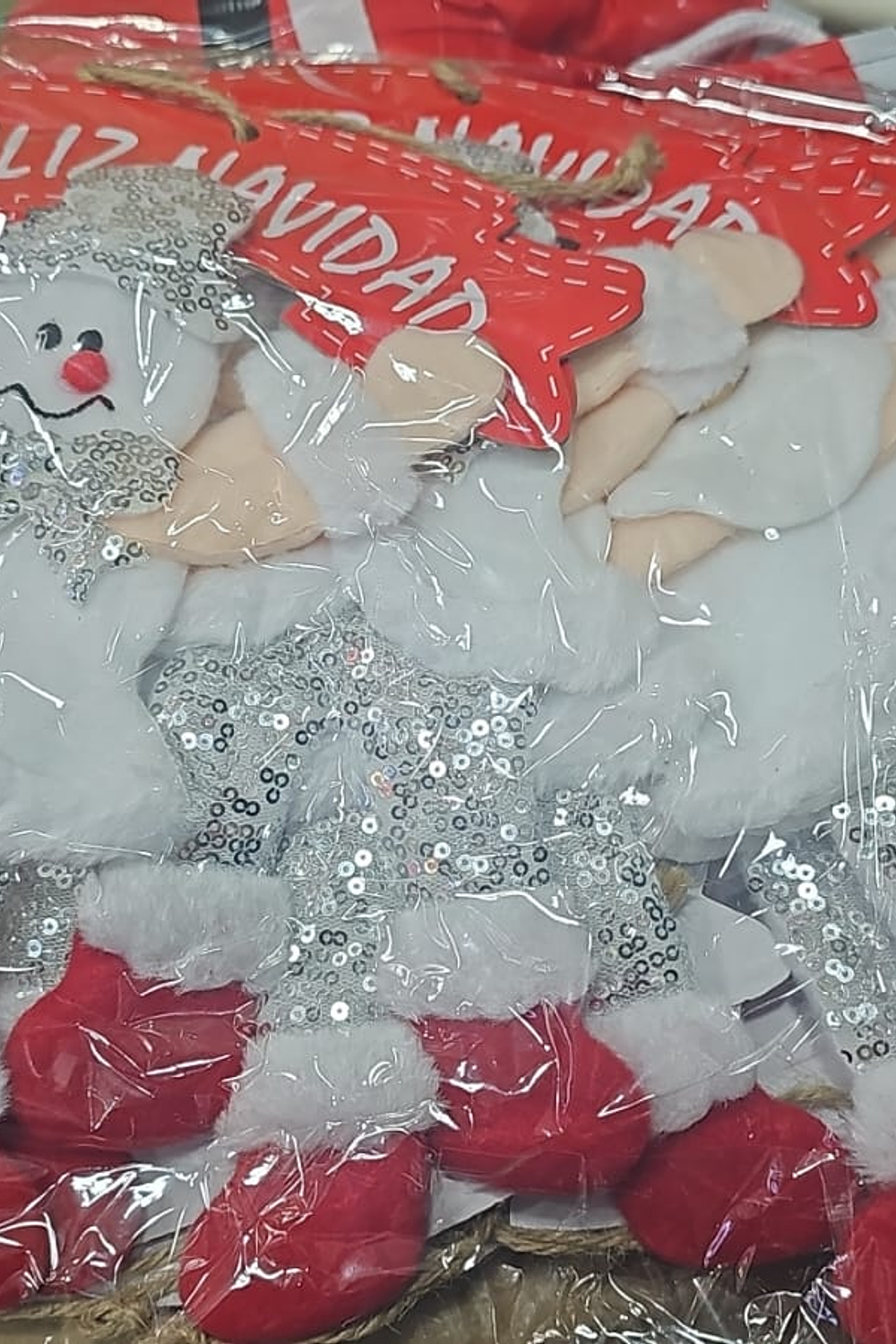 Pack 12 unidades -Adorno - Monito "Feliz Navidad" con Cuerda para Colgar (25 cm de Alto)