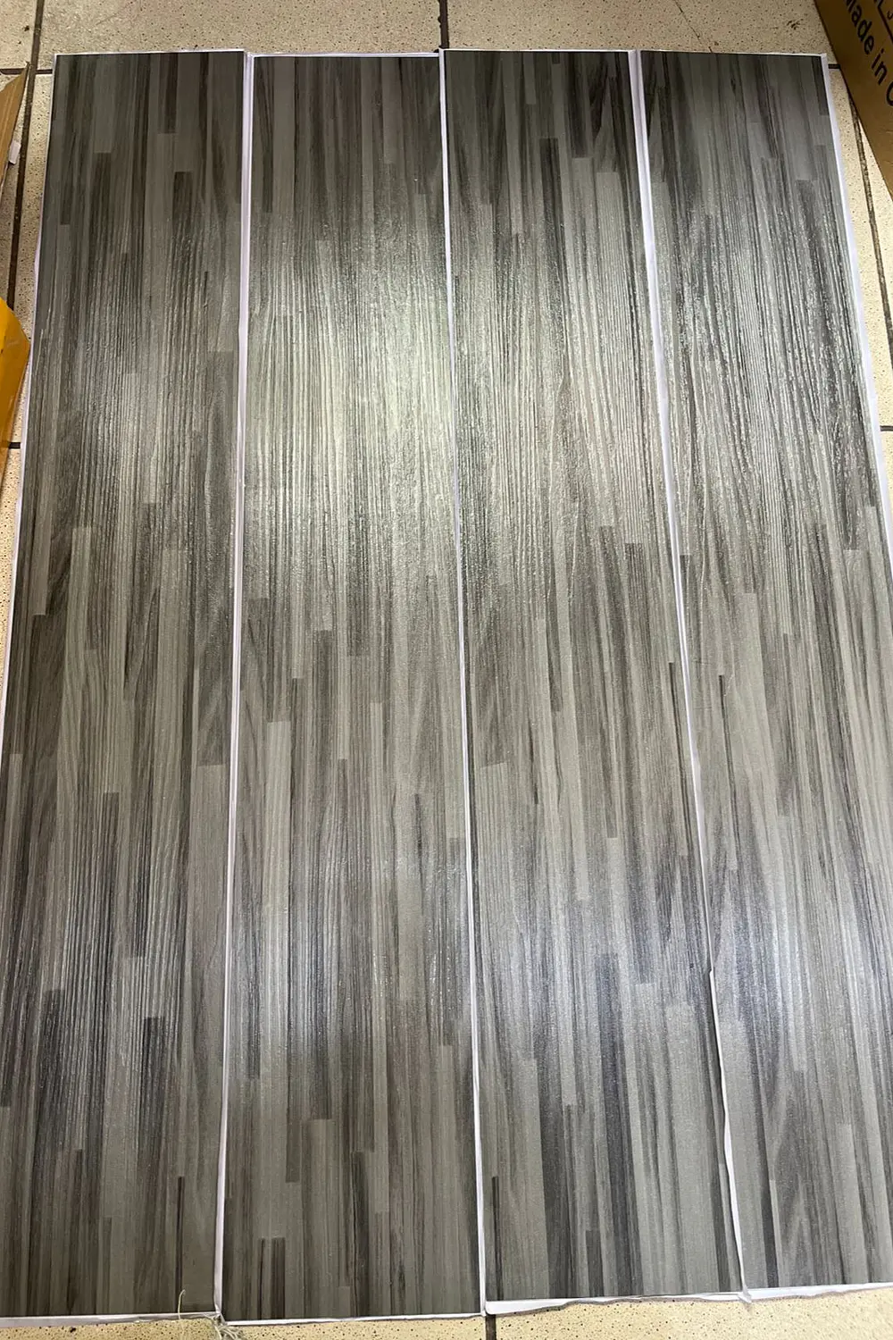 Piso Vinílico Premium Gris tabloncillo 806-1