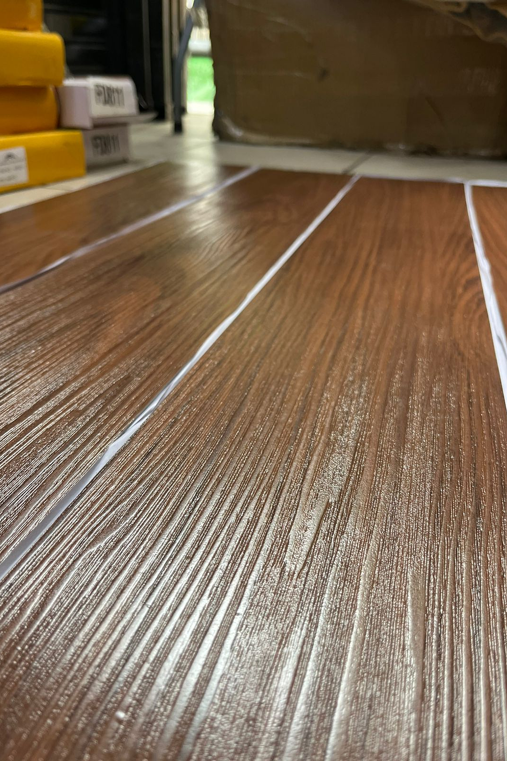 Piso Vinílico Premium Café-Caoba 806-1