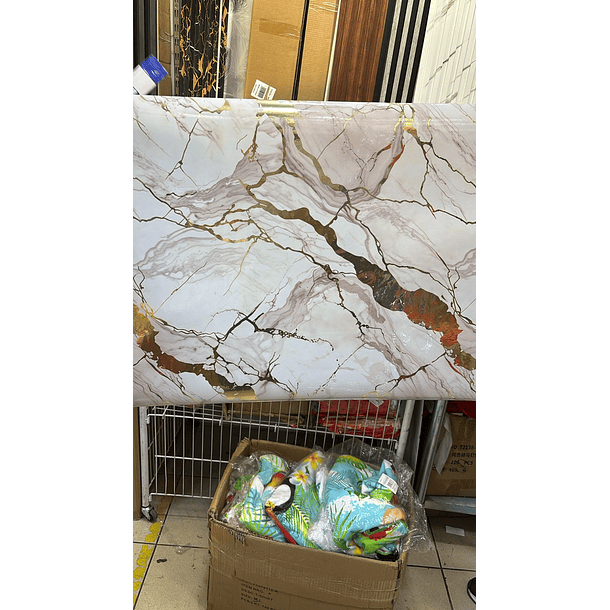  Papel Decomural con capa interna de Aluminio -Mármol dorado  7