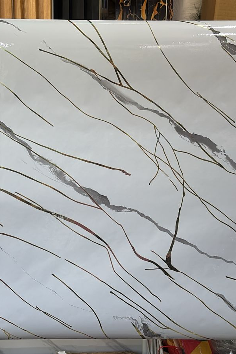  Papel Decomural con capa interna de Aluminio -Líneas