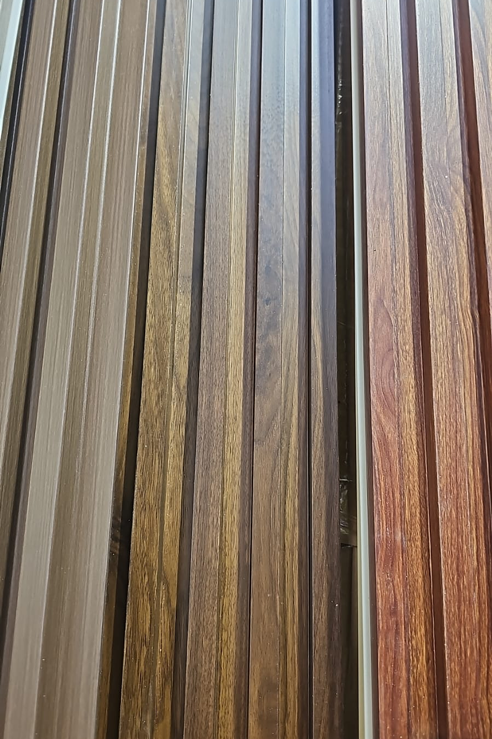 Wall Panel (panel de pared) Revestimiento Muros y Cielos  Madera Castaño 