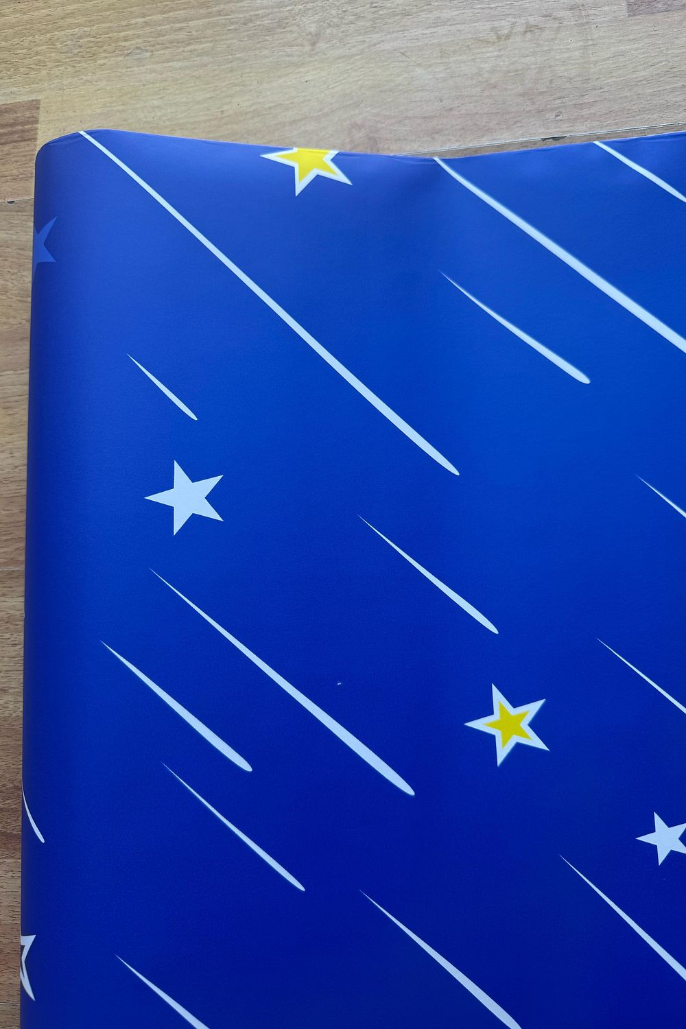 Papel decomural estrellas azul