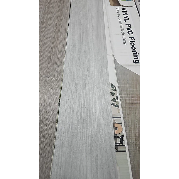 Piso Vinílico Premium Grisáceo FE0236 1
