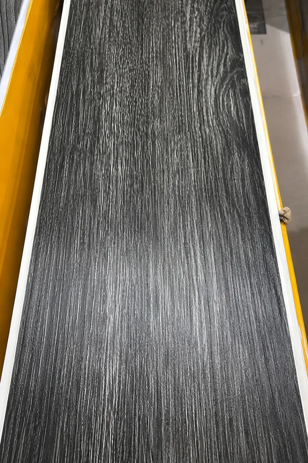 Piso Vinilico gris FE6444