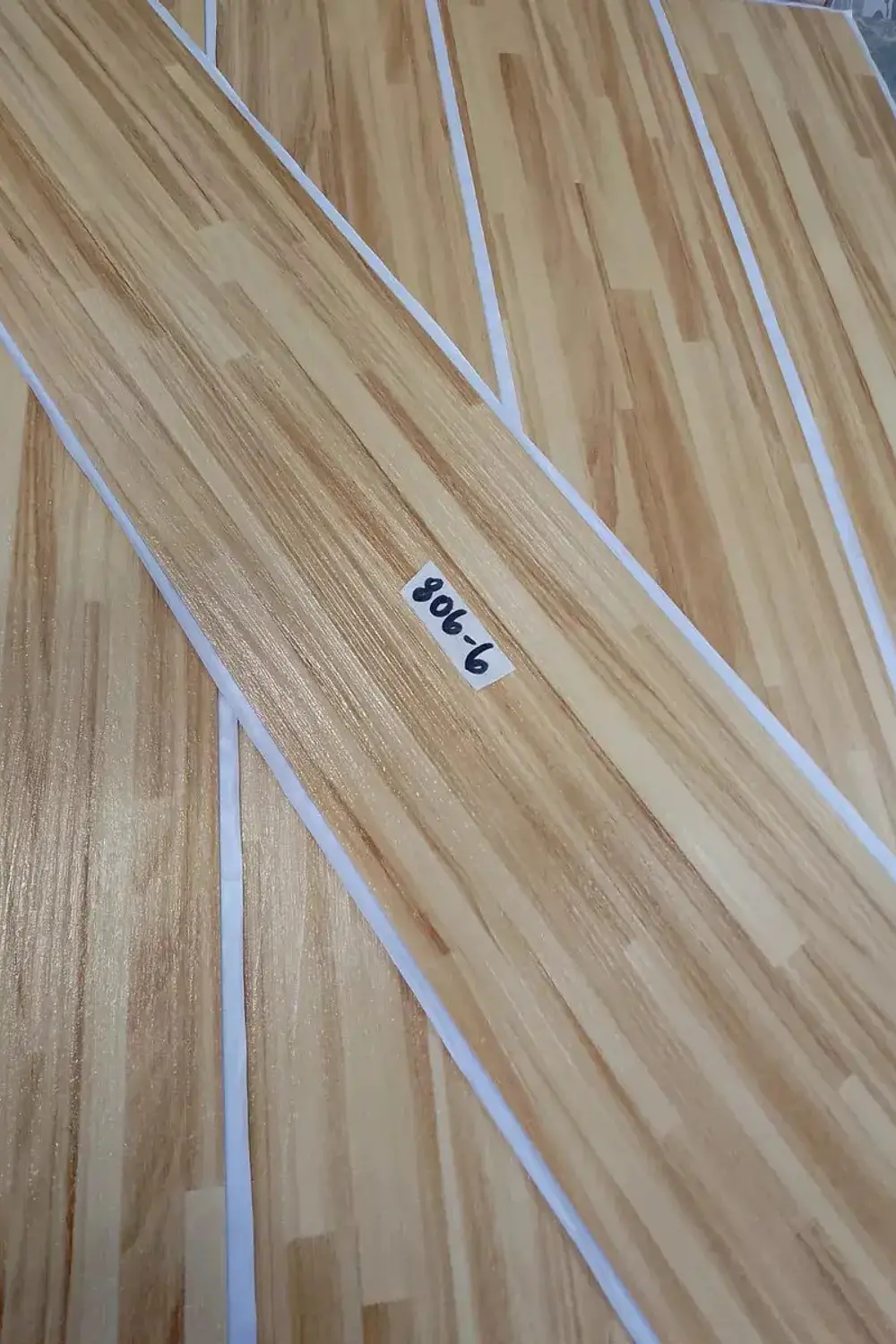 Piso Vinílico Premium Madera 9-908