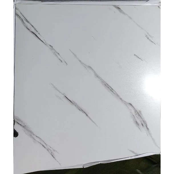 Piso Vinílico autoadhesivo con diseño de mármol 2.5 mtrs2 tipo baldosa 60x60 4