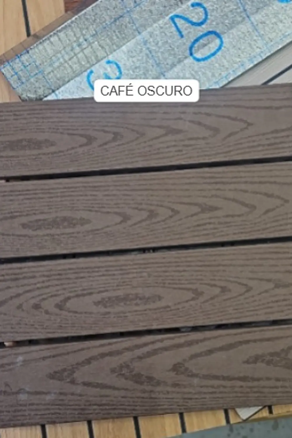 Caja de Baldosa deck  de 30x30 cm Color Café Oscuro 