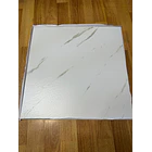 Piso Vinílico autoadhesivo con diseño de mármol 5 mtrs2 tipo baldosa 45x45 6