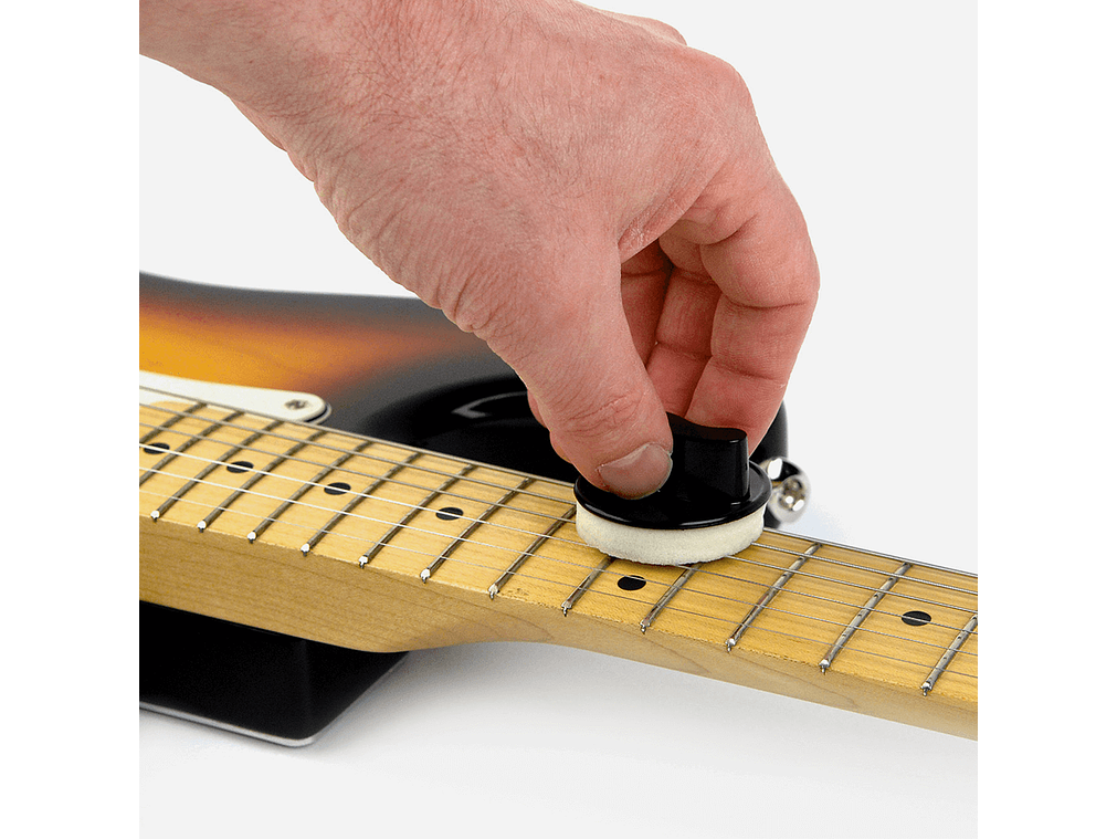 D'Addario XLR8 String Lubricant/Cleaner 1