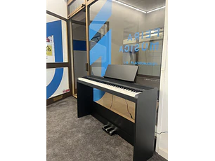 Korg B2+ SP com móvel e três pedais