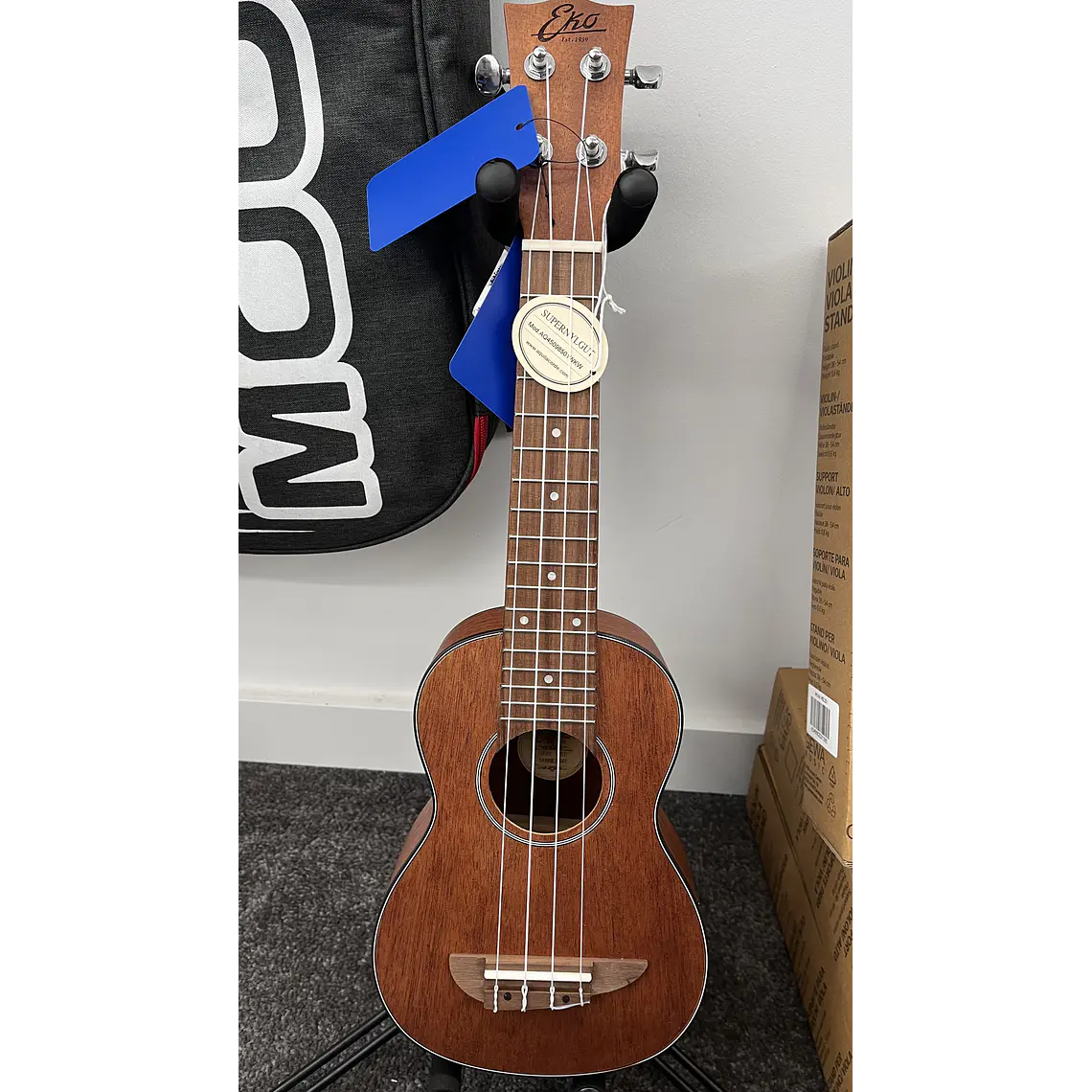 Pack Ukulele Eko Duo Soprano c/ saco e acessórios 2