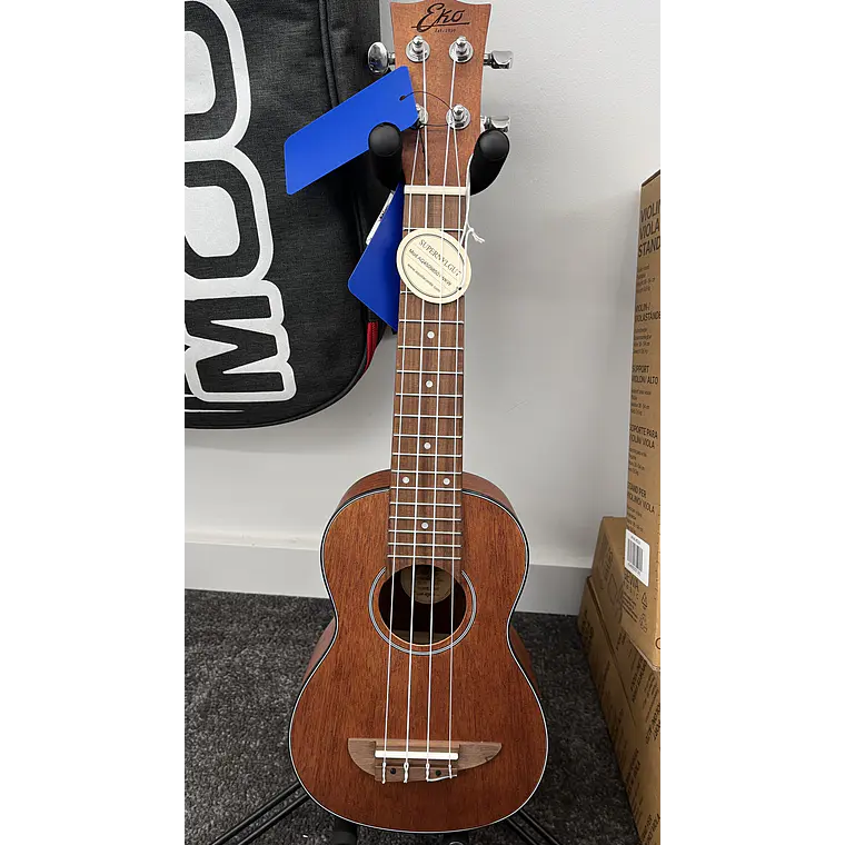 Pack Ukulele Eko Duo Soprano c/ saco e acessórios 2