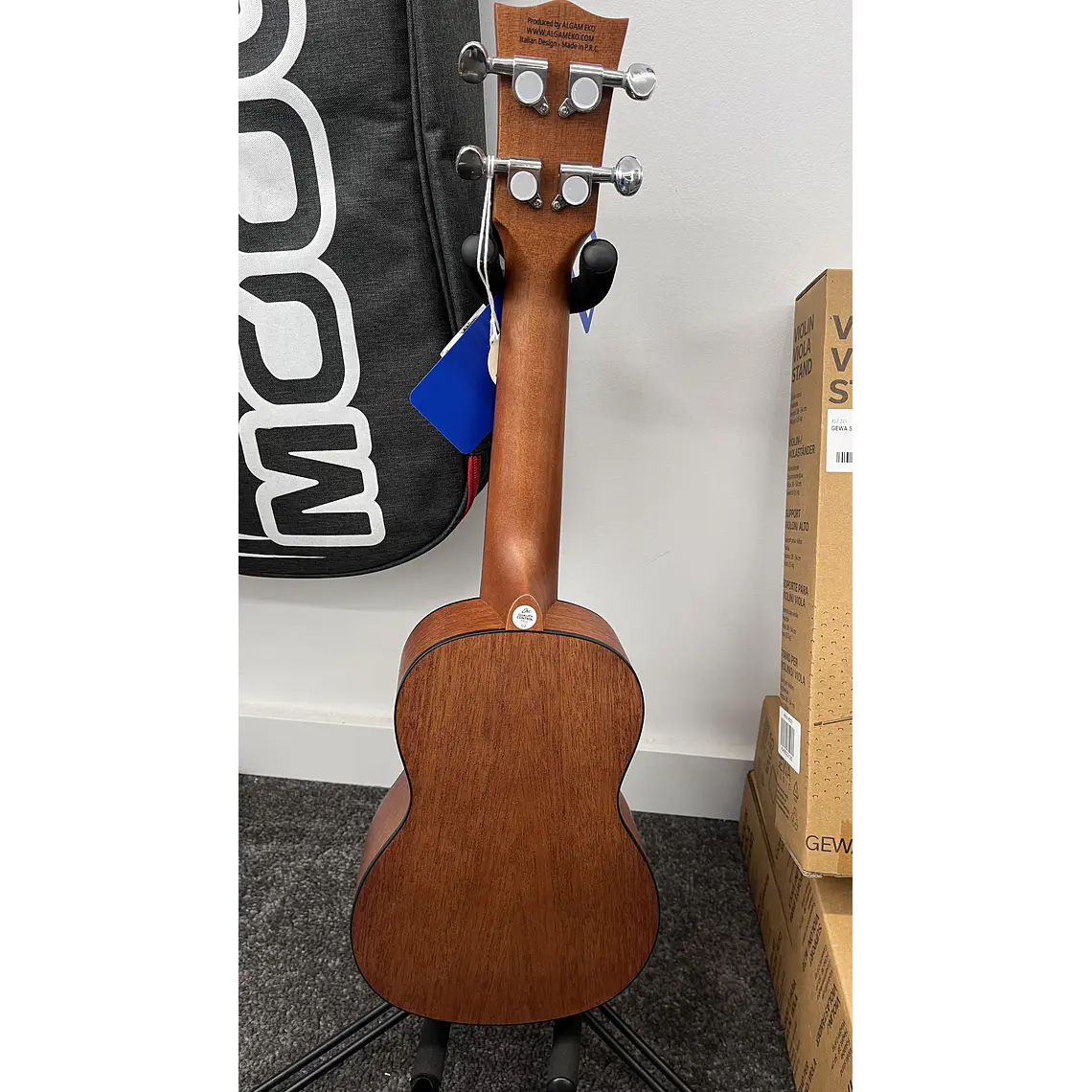 Pack Ukulele Eko Duo Soprano c/ saco e acessórios 5