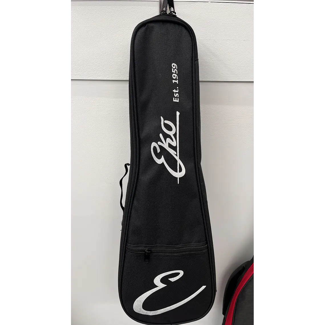 Pack Ukulele Eko Duo Soprano c/ saco e acessórios 8