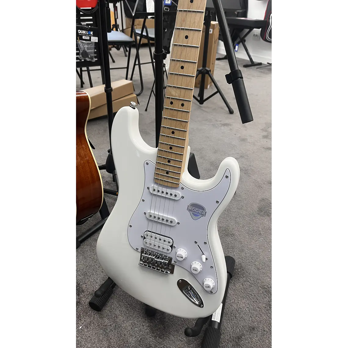 MOOER MSC11 Pro Polar White 2