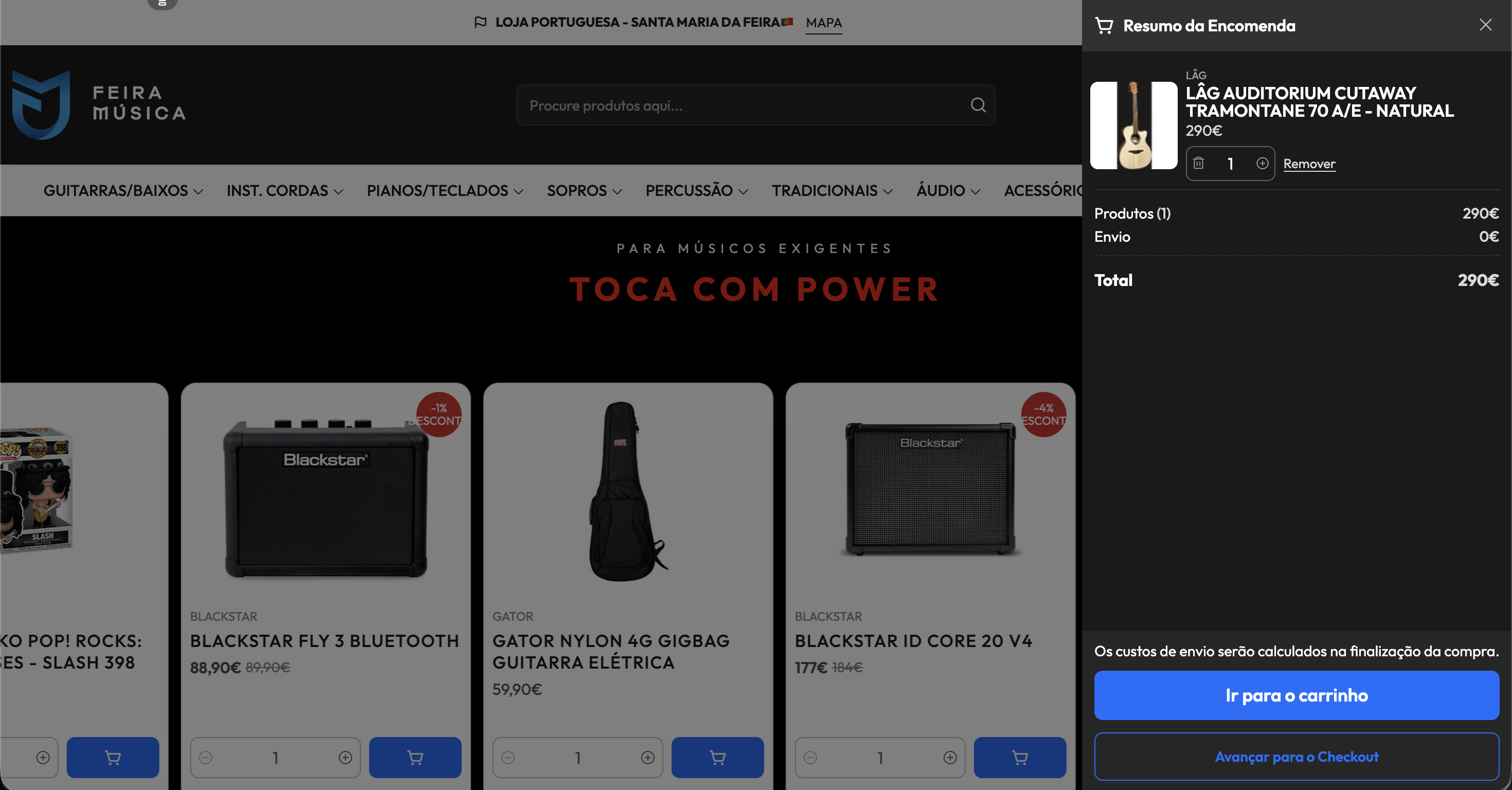 Carrinho de compras na Feira Música