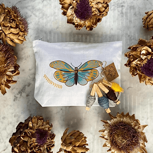 Kit estuche bordado mariposa