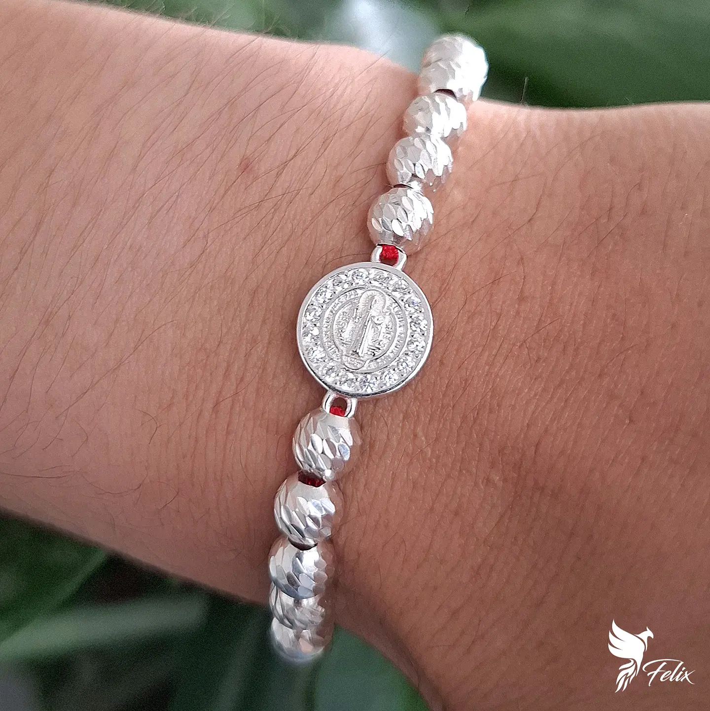 Pulsera de San Benito con Tejido Chinesca 4