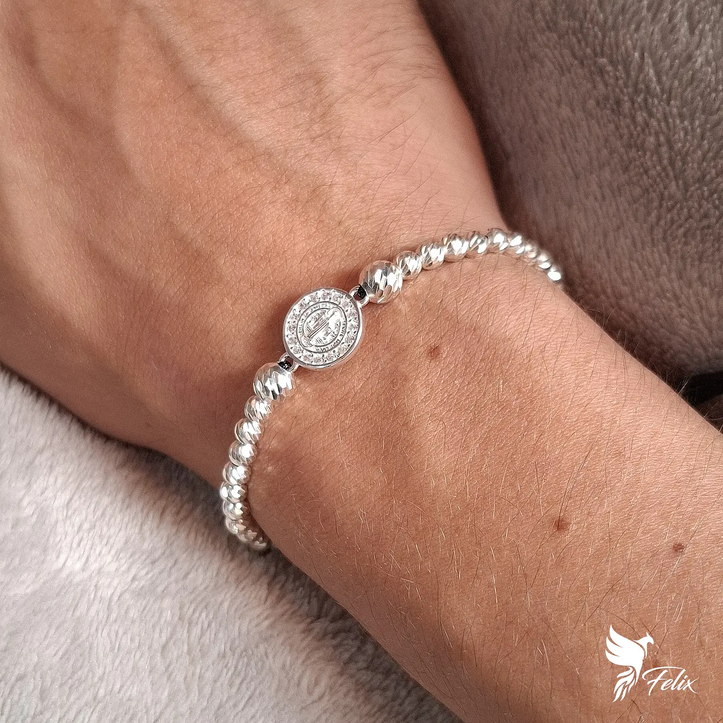 Pulsera de San Benito Llena de Balines 3