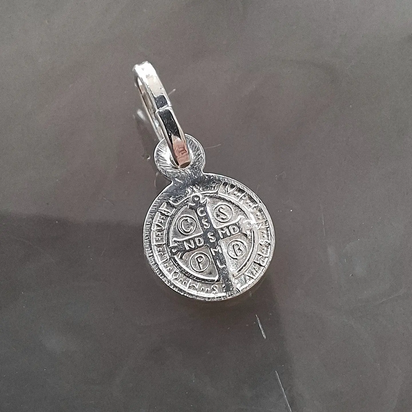 Dije de San Benito de 8mm 2