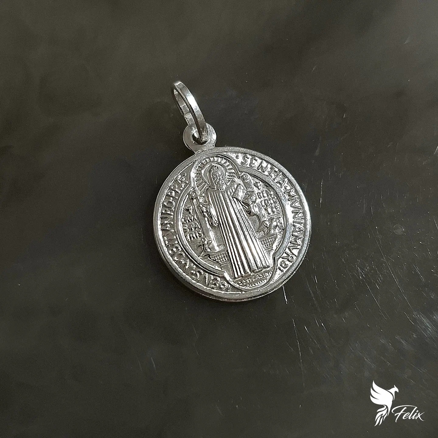Dije de San Benito de 18mm 1