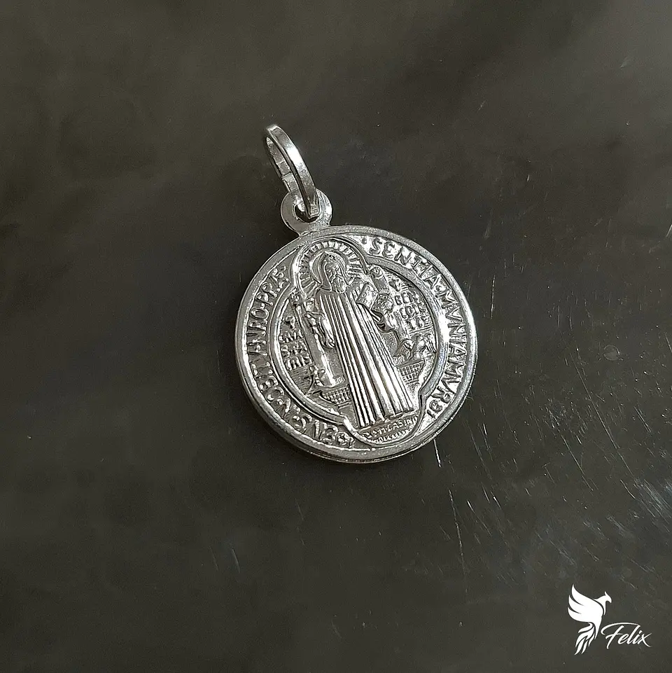 Dije de San Benito de 18mm 1