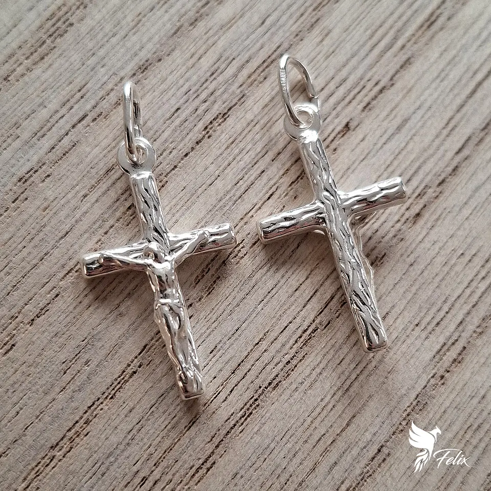 Dije de Cristo Mediano de 23mm 1