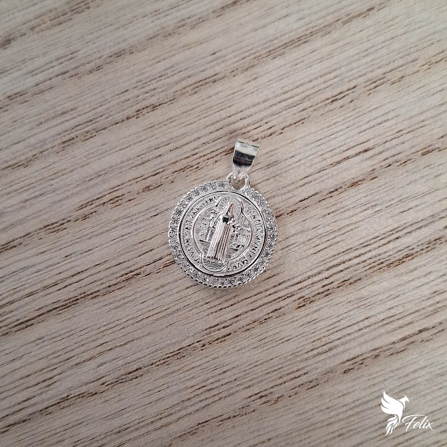 Dije San Benito de 15mm 1