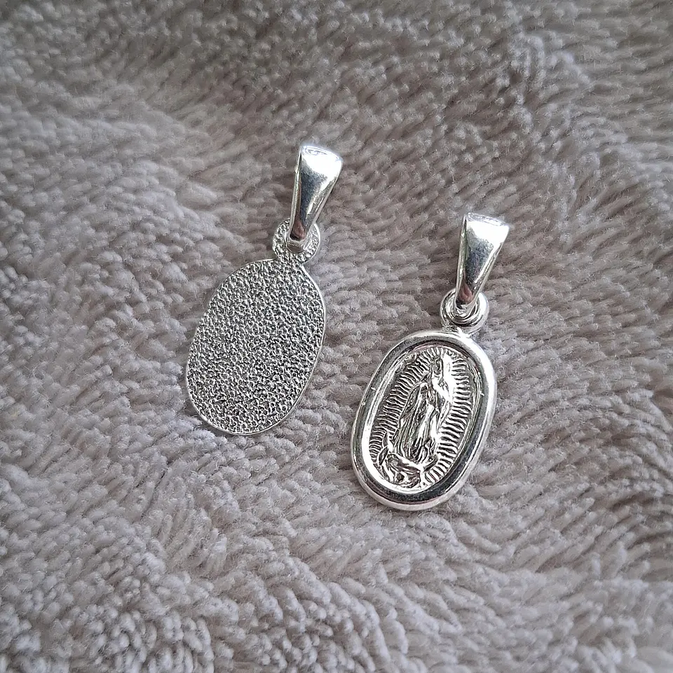 Dije Virgen de Guadalupe de 15mm 2