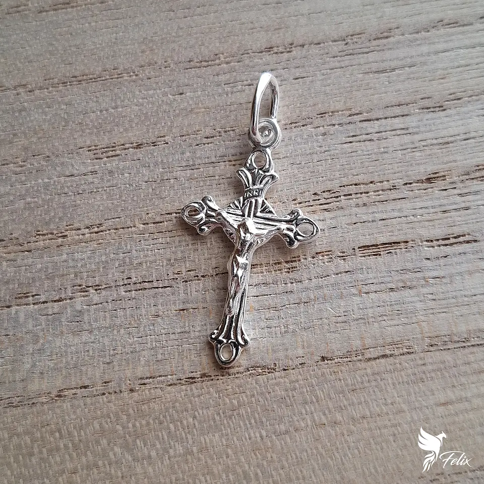 Dije Cristo Mediano de 26mm 2