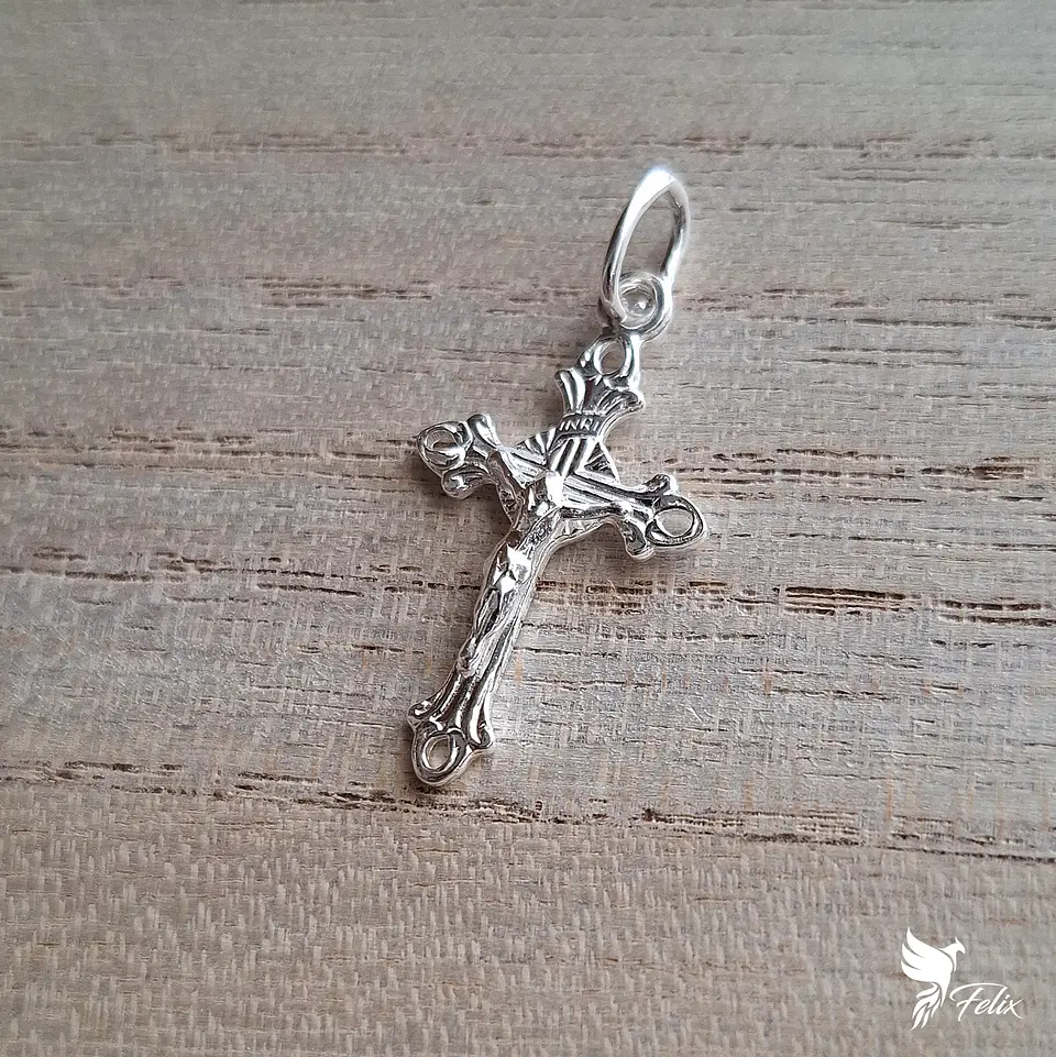 Dije Cristo Mediano de 26mm 1