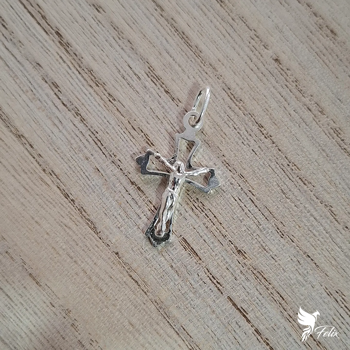 Dije Cristo Mediano de 23mm 1