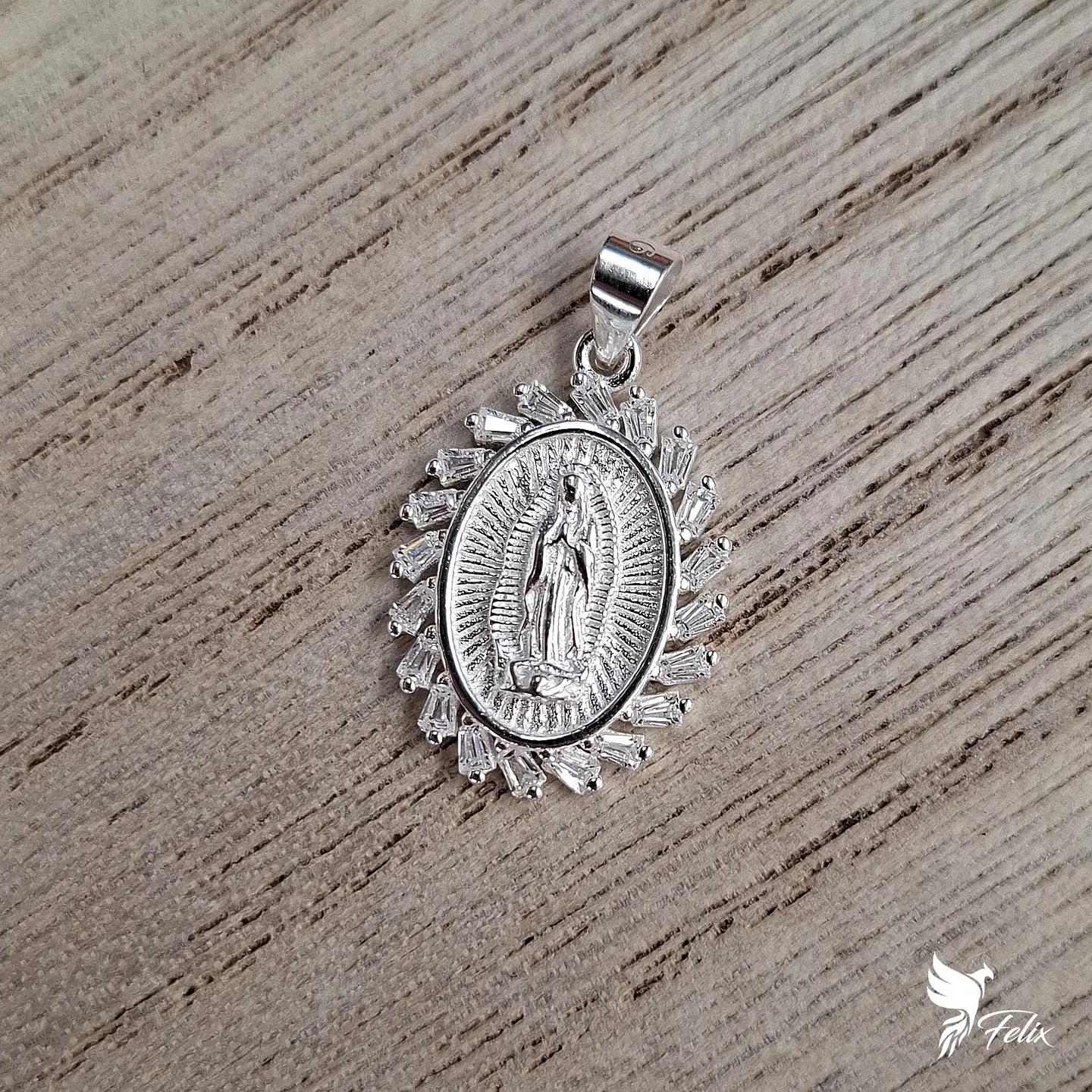 Dije Virgen de Guadalupe de 19mm 1