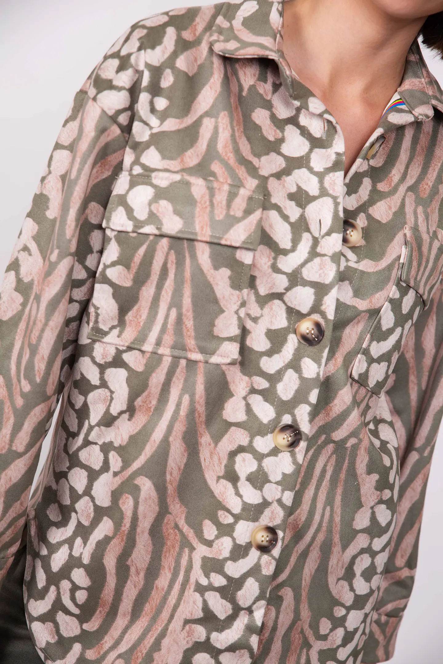 Sobre camisa print IT25531 2