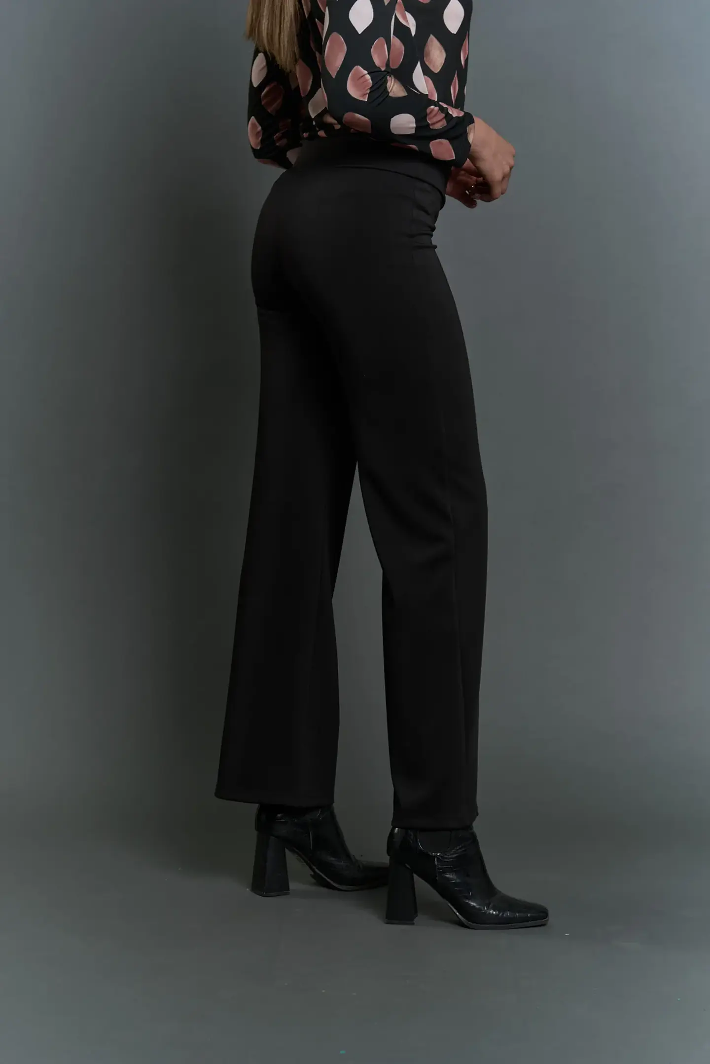 Pantalon básico alfredo negro 4
