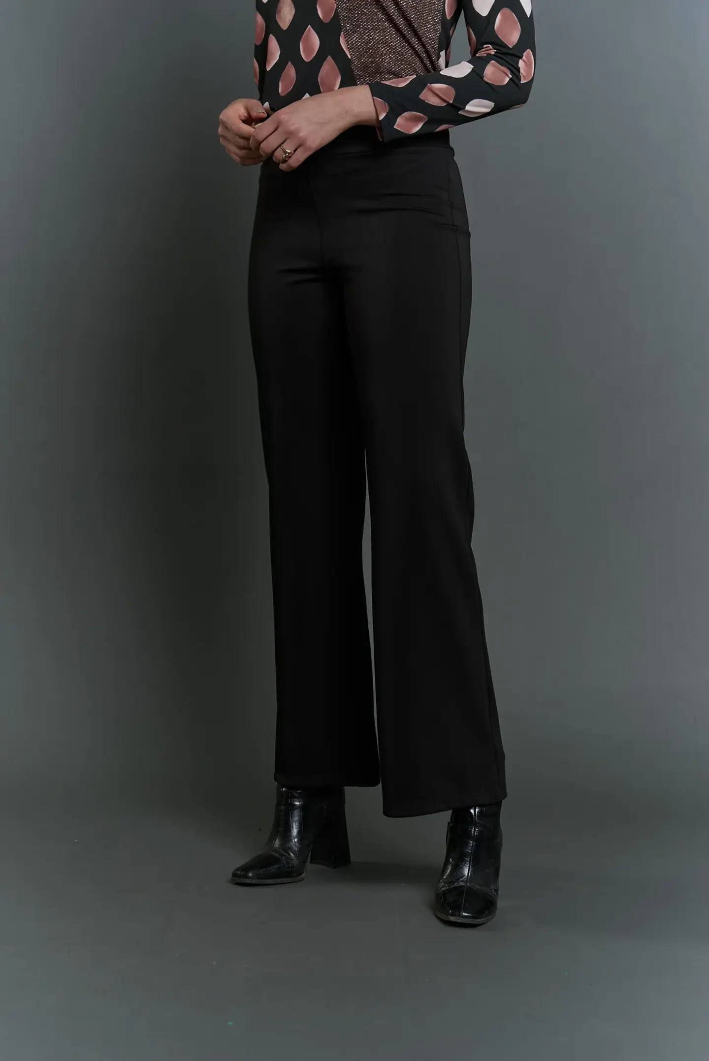 Pantalon básico alfredo negro 1